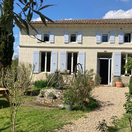 Les Ganivelles Apartment Saint-Dizant-du-Gua Bagian luar foto