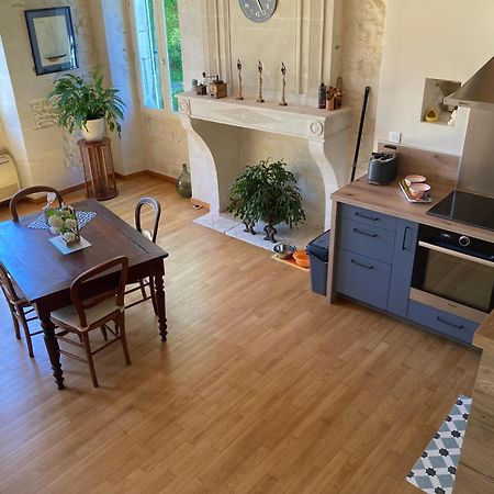 Les Ganivelles Apartment Saint-Dizant-du-Gua Bagian luar foto