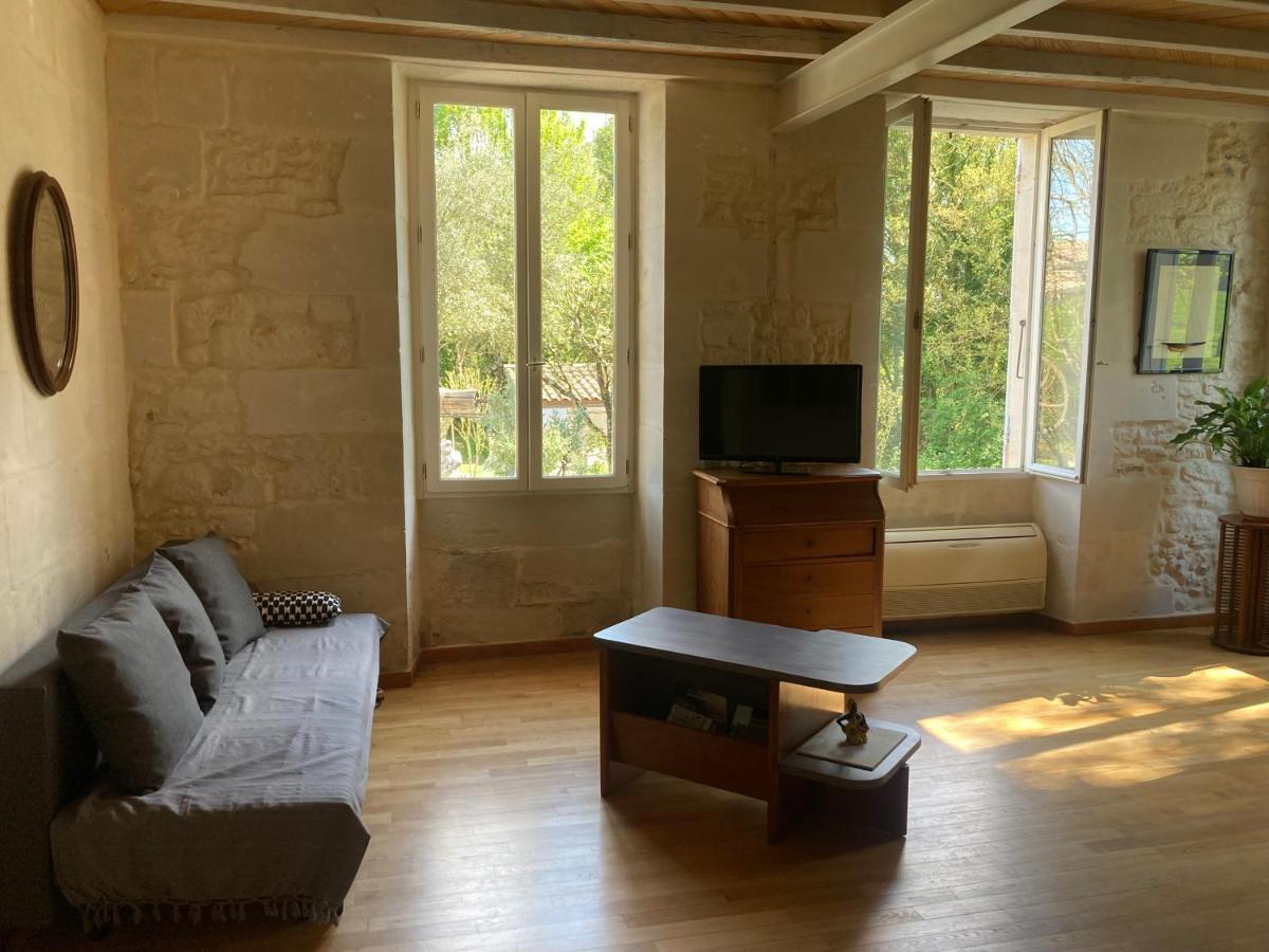 Les Ganivelles Apartment Saint-Dizant-du-Gua Bagian luar foto