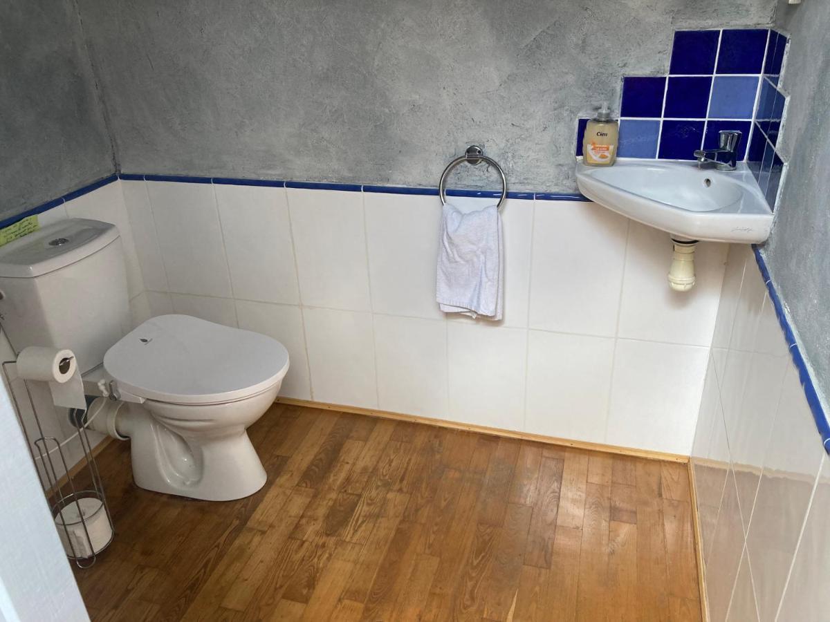 Les Ganivelles Apartment Saint-Dizant-du-Gua Bagian luar foto