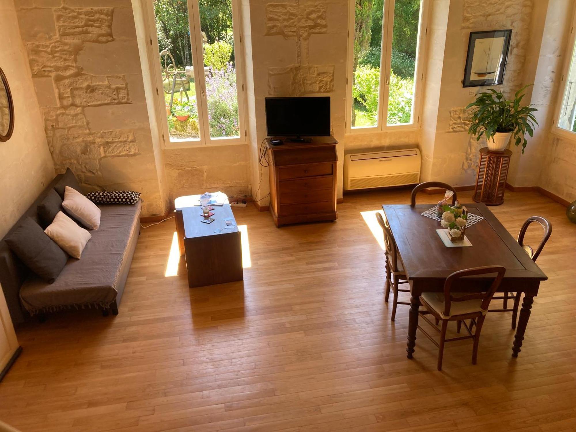 Les Ganivelles Apartment Saint-Dizant-du-Gua Bagian luar foto